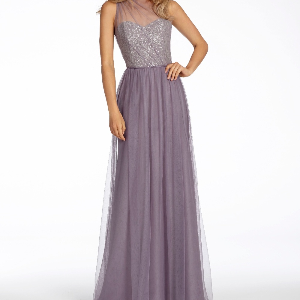 One shoulder tulle gown